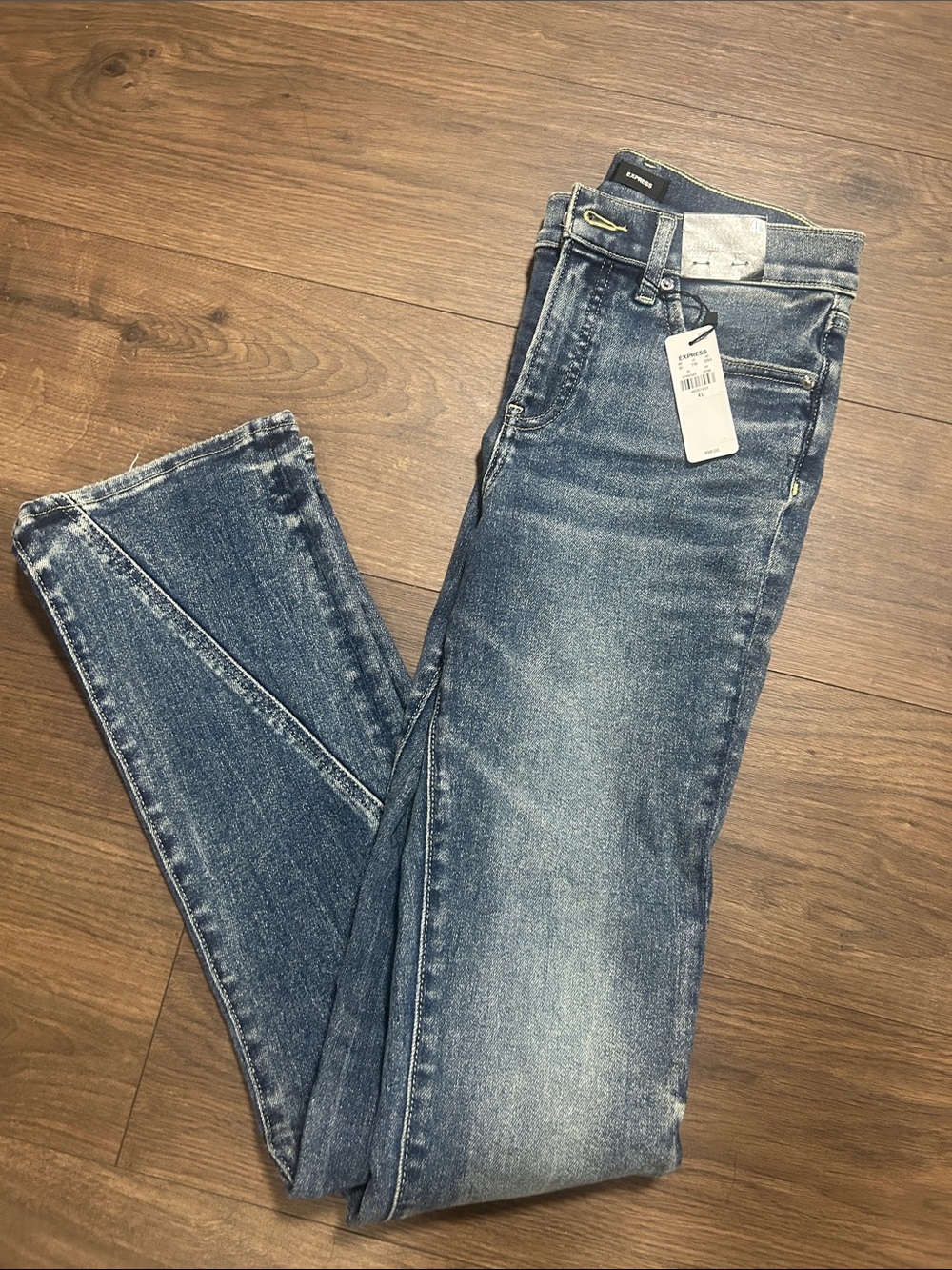 NWT Express Women's Light Blue skyscraper Jeans